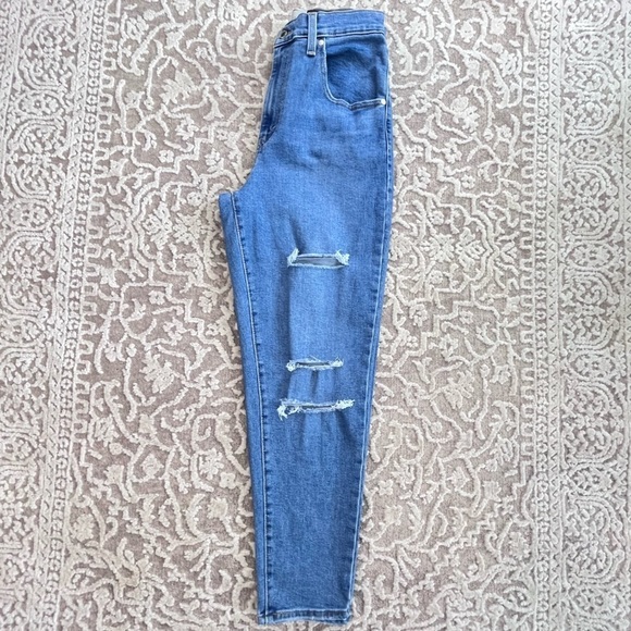 NWOT Levi’s Silver Tab Mom Jean High Waist Distressed - Picture 4 of 15